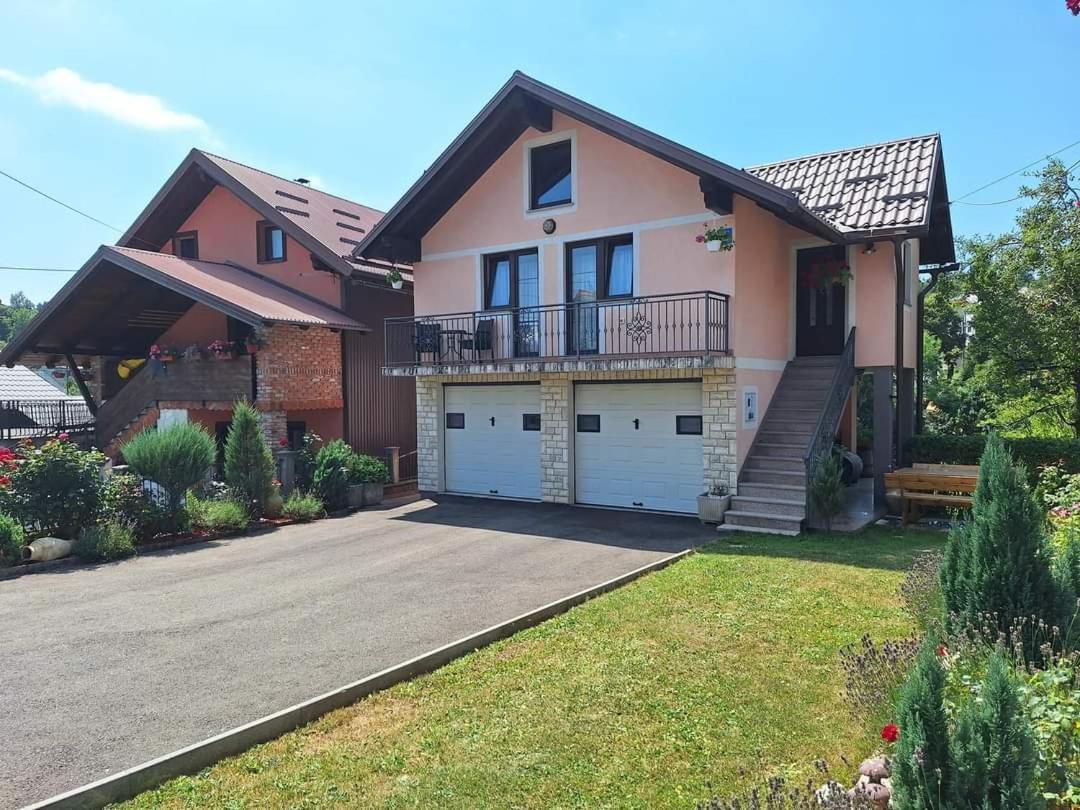 Holiday Home Lana Fužine Exteriér fotografie
